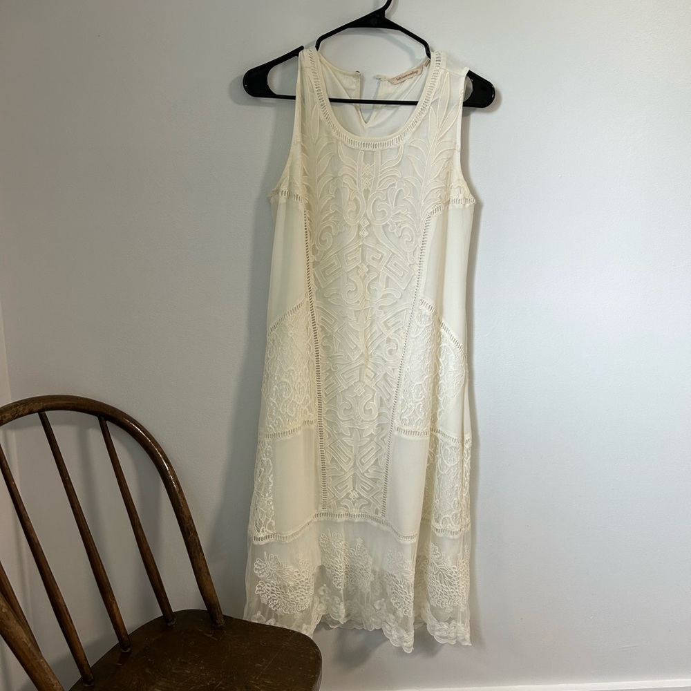 Elegant Cream Lace Dress